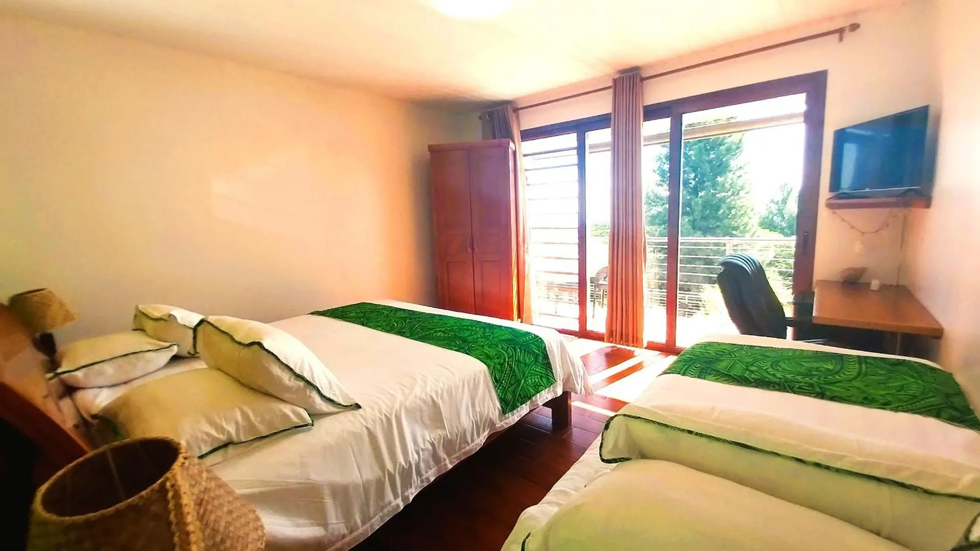 Punaauia  Tahiti Hills Lodge - 16 Pers 0*, Punaauia (Tahiti)