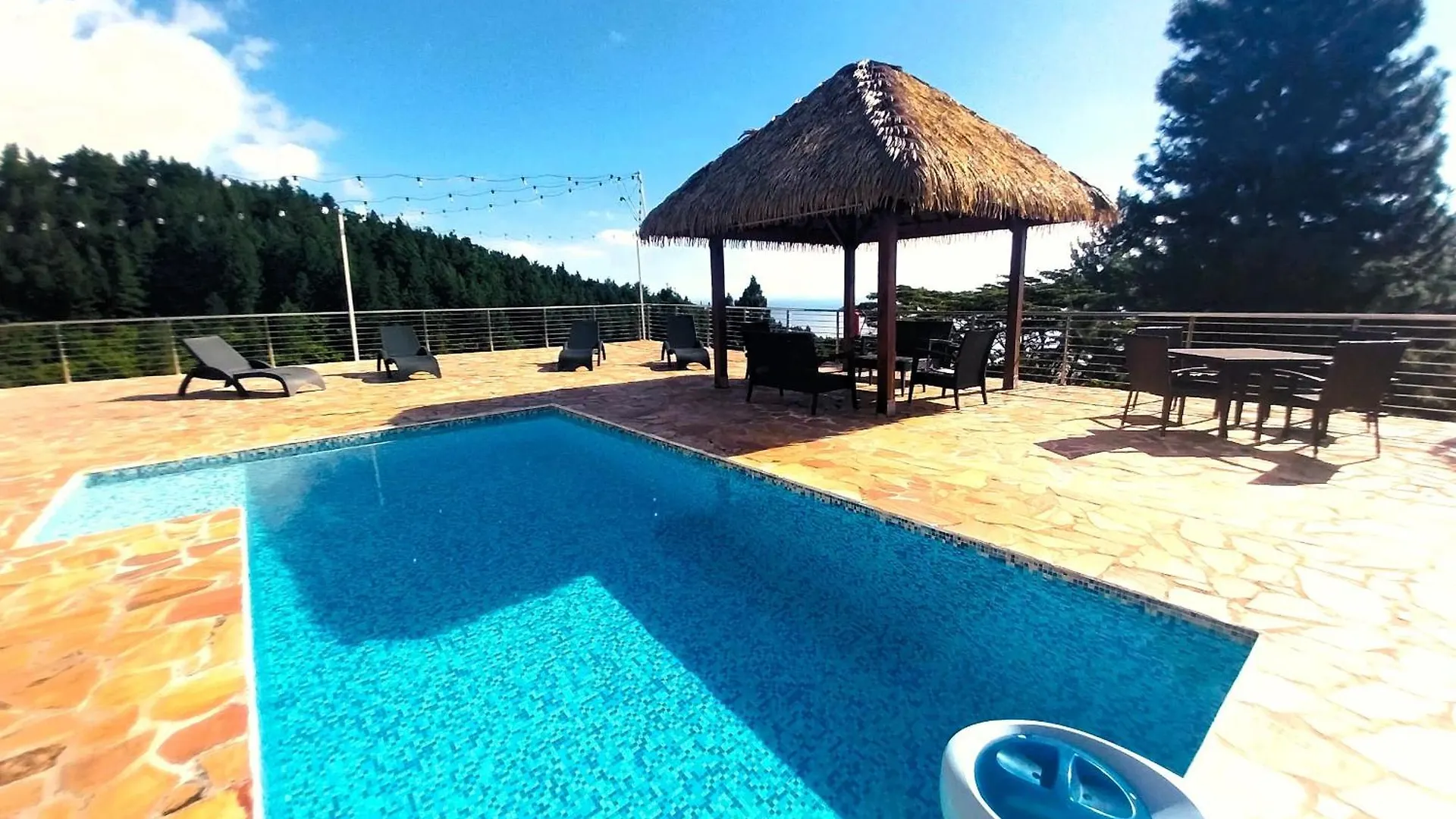 Punaauia  Tahiti Hills Lodge - 16 Pers וילה